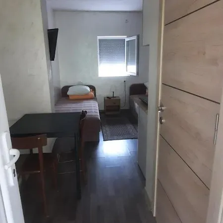 Apartmani Lovcen Prolom Exterior photo