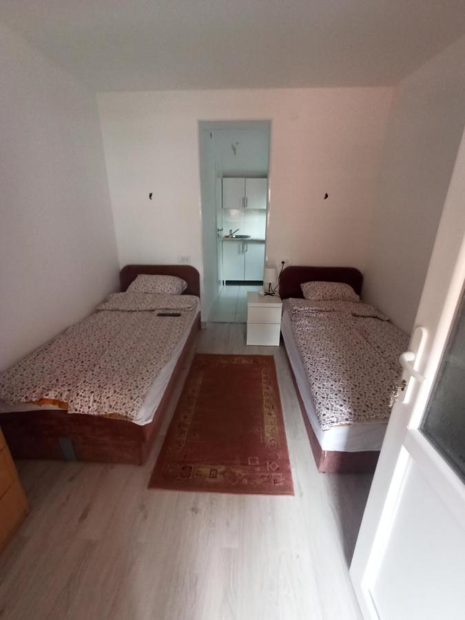 Lovcen Apartment *